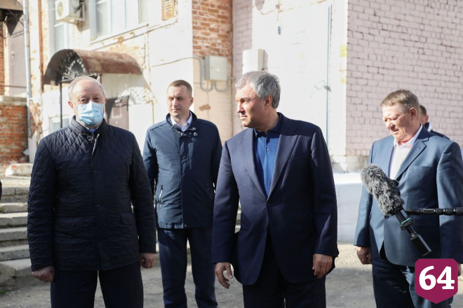 Володин раскритиковал главу района за мусор и убитые дороги