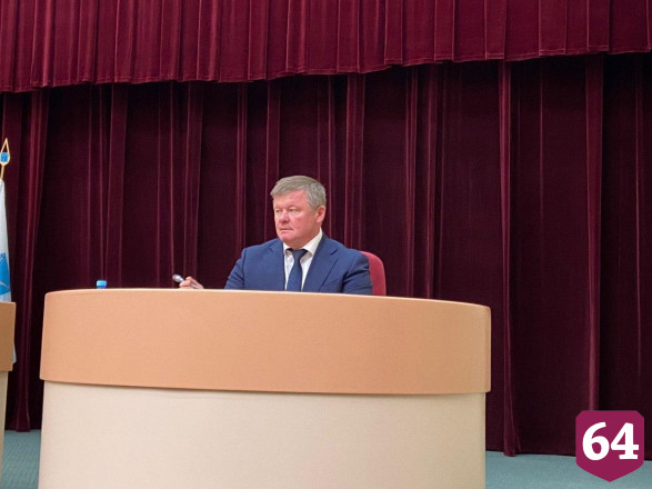 Депутаты думы Саратова пришли на заседание в масках 