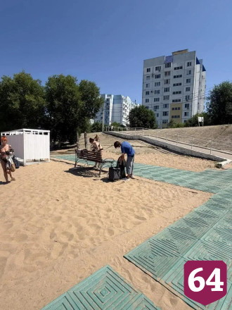 Горожане в жару оценили обновленный пляж