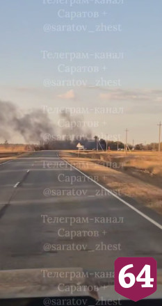 Саратовскую трассу заволокло дымом из-за загоревшейся «буханки»