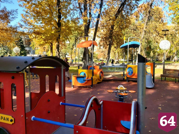 Губернатор указал на нецивилизованный вид ларьков в центре Саратова