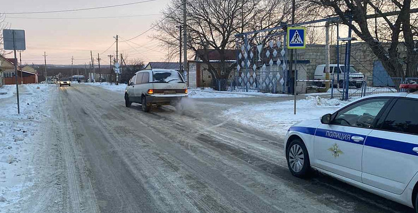 В одно время саратовские водители сбили женщину и подростка