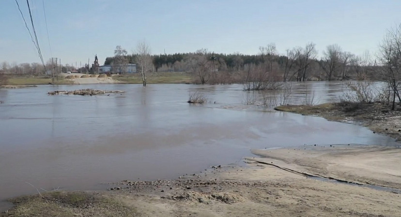 Паводковые воды затопили в Саратовской области 15 мостов