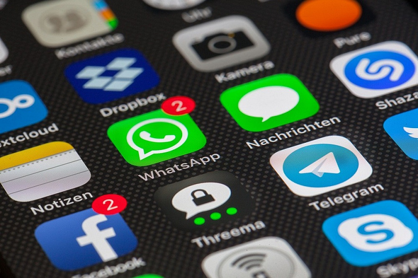 Саратовца подозревают в развращении несовершеннолетней через WhatsApp