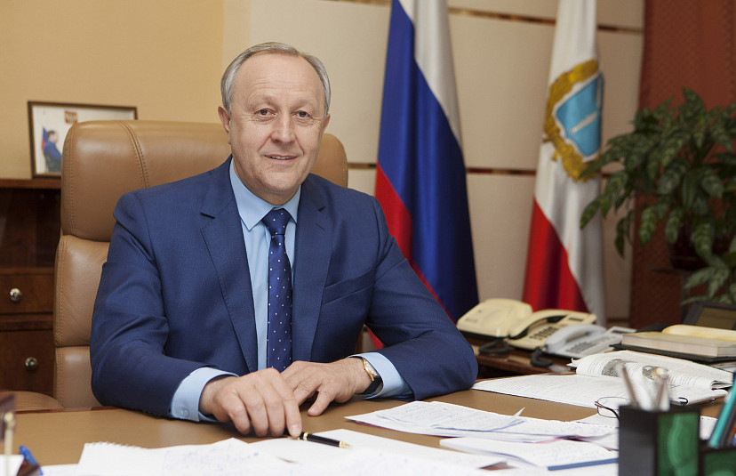 Саратовский губернатор отметил мужество и героизм защитников Отечества