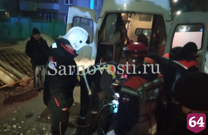 Саратовские чиновники пожаловались в полицию после падения пенсионерки в котлован 