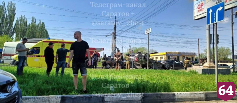 Три человека покалечились в ДТП с перевернувшейся «Грантой» в Саратове