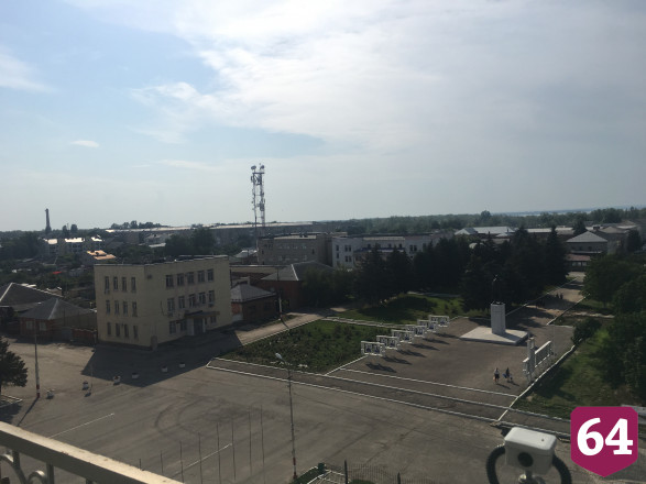 Саратовцы после пения пастора под гитару забрались на колокольню 