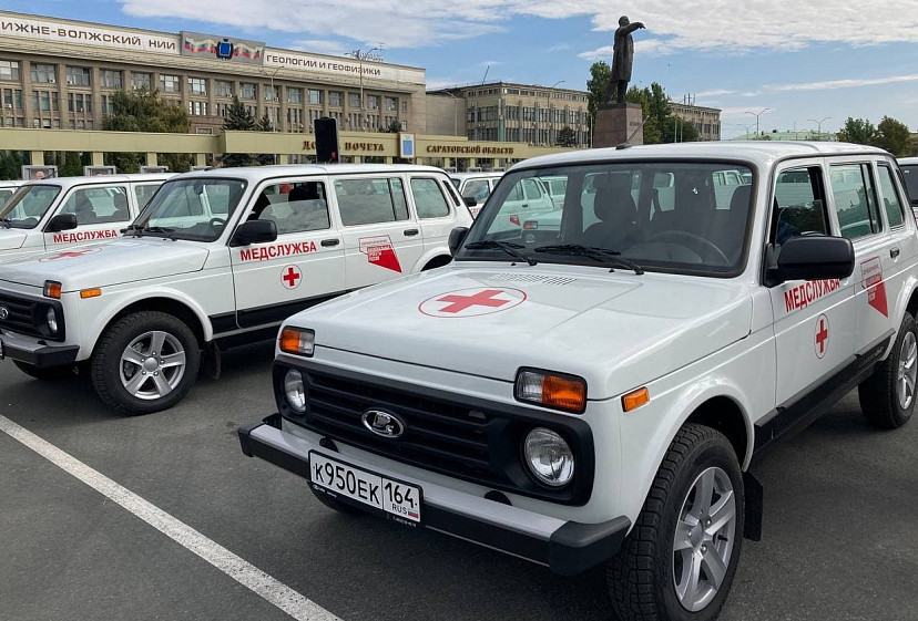 Саратовская область получит 52 школьных автобуса и 19 «скорых» 