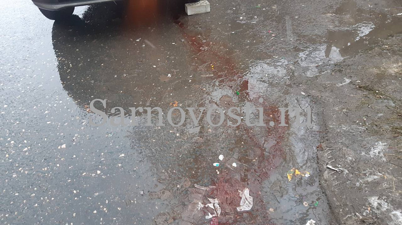 В Саратове пьяный посетитель рюмочной закатился под машину