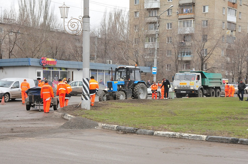 Жители Саратова пожаловались на пробки из-за ремонта дорог 