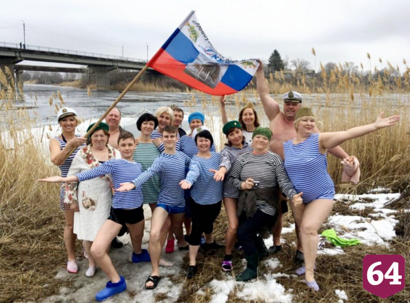 Саратовские моржи готовятся к ночным заплывам