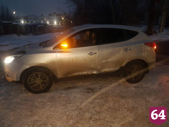 В Саратове автоледи на иномарке спровоцировала ДТП с пострадавшей