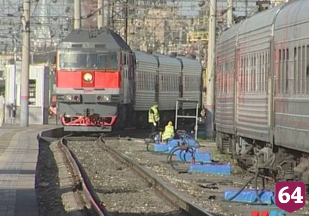 В Саратове поезд насмерть сбил женщину