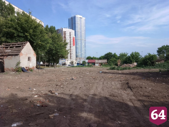 Славянскую площадь освобождают от ветхих домов