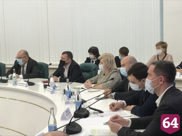 Саратовским школам выделят деньги на уборку снега