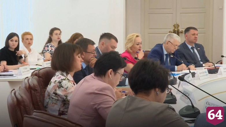 Роман Бусаргин потребовал следить за сроками отключения горячей воды