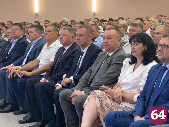 Бусаргин поблагодарил строителей за инфекционную больницу и набережную