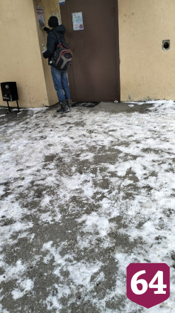 Саратовец пожаловался на расклейщика объявлений 