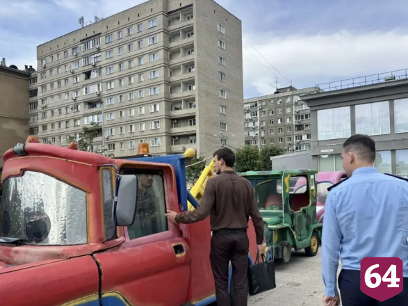 В парке Победы и на набережной паровозики нелегально катали детей 