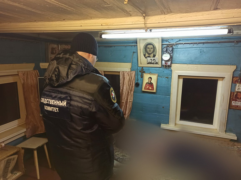 Саратовец насмерть отравился дымом рядом с тлеющим диваном