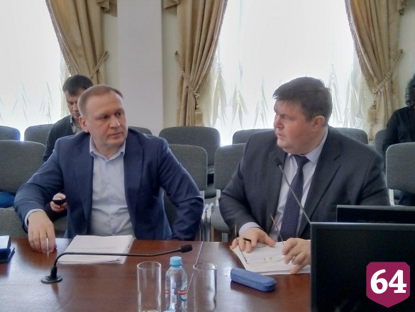 Саратовских чиновников вновь попросили убрать автобусы с Музейной площади 