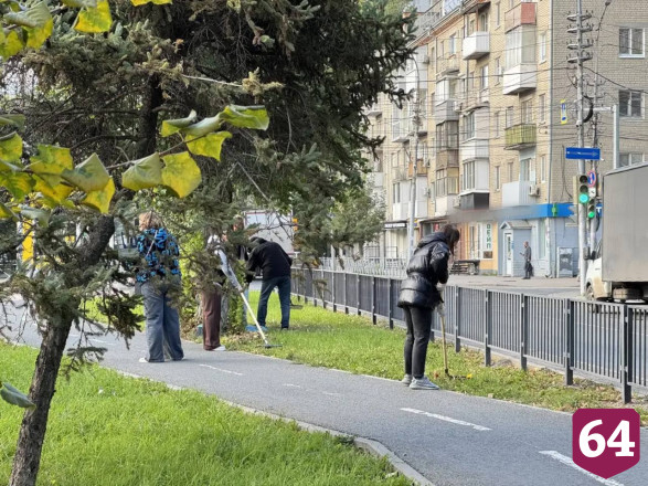 В Саратове стартовал общегородской субботник