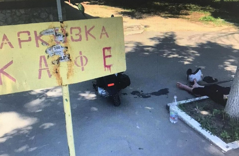 В Саратове женщина на скутере разбилась о щит 