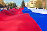 В Саратове и Энгельсе разворачивали 60-метровые триколоры