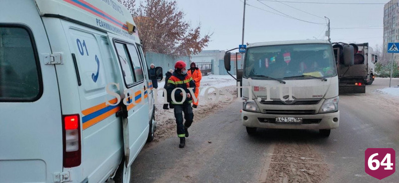 В Саратове грузовик задавил подростка