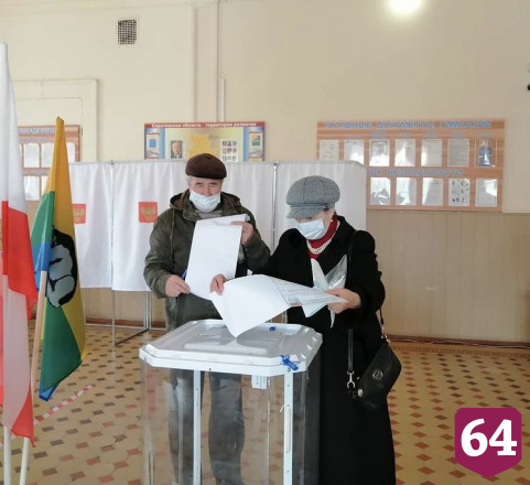 Жители Саратовской области приходят на выборы семьями 