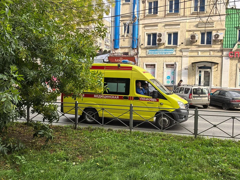 В Саратове пациентка разбила сотруднице скорой голову