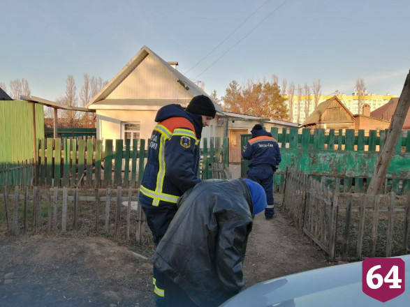В Энгельсе спасатели нашли пропавшую старушку