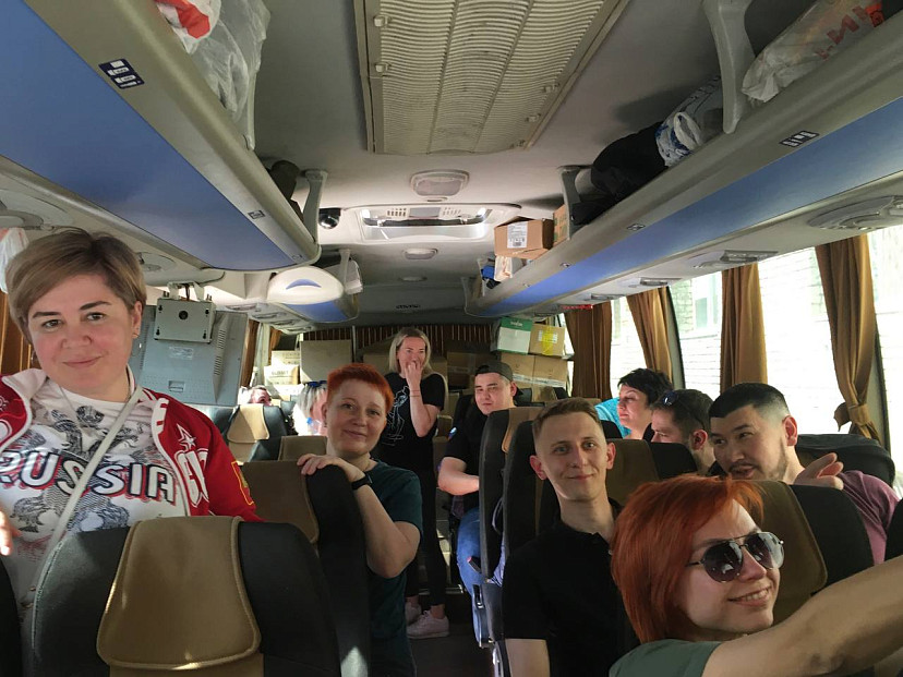 Из Саратова в Донбасс для помощи детям отправились 19 медиков