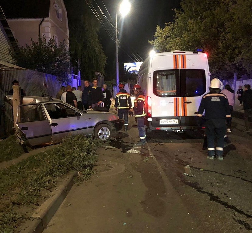 Ночью в Саратове произошло смертельное ДТП