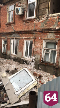 В Саратове 8 жильцов дома с рухнувшей крышей отказались от временных квартир