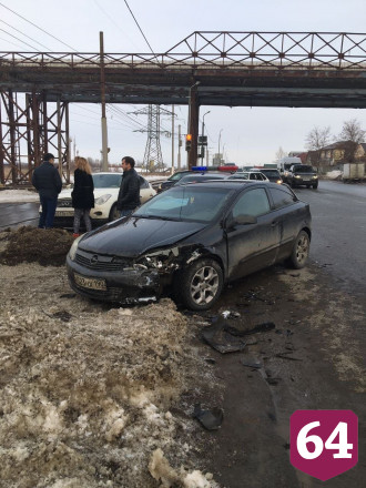 В Саратове пассажирка «Лады» травмировалась в ДТП с иномаркой