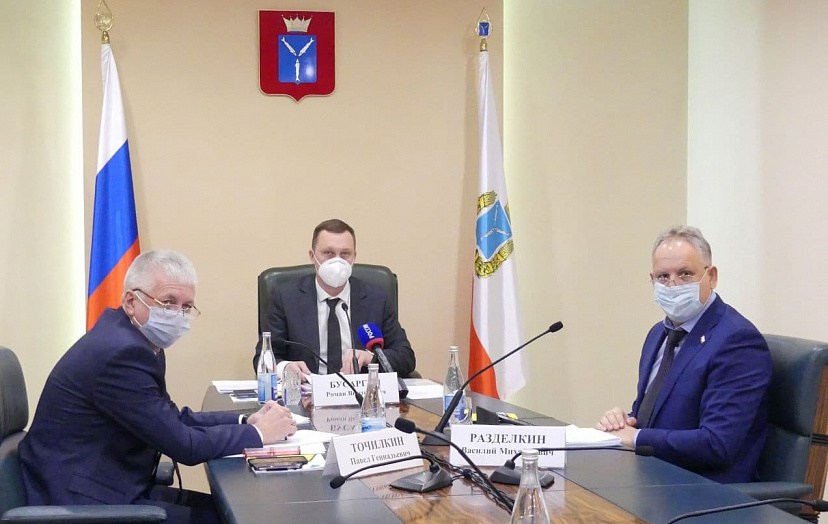 Бусаргин поручил проконтролировать выплаты медикам за работу в праздники