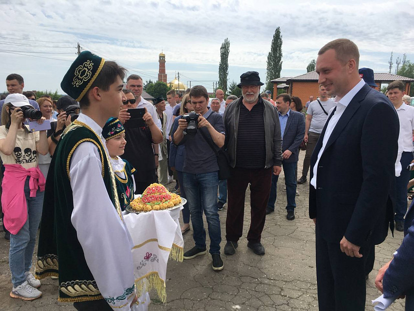 Романа Бусаргина на Сабантуе угощали чак-чаком