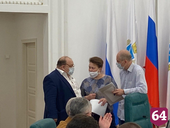 Жители Саратова жалуются на шумные пьяные компании на улицах 