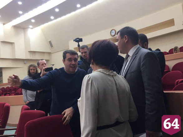 Коммунисты пытались сорвать заседание областной думы 