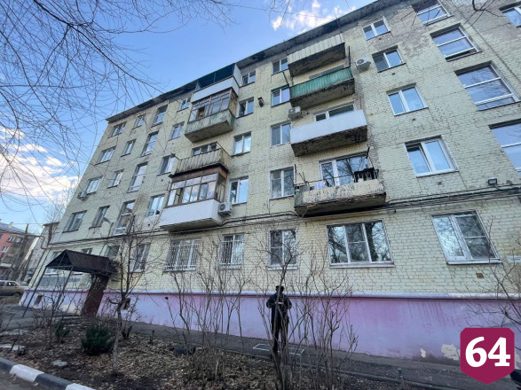 В Саратове 3-летняя девочка упала с 4-го этажа