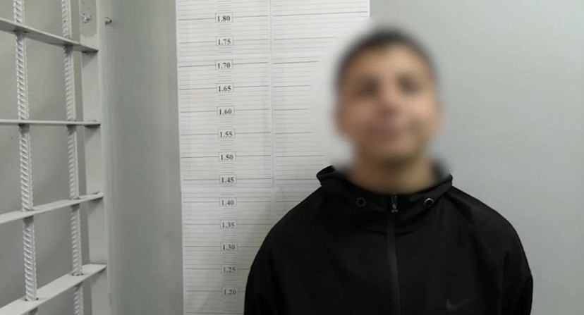 В Энгельсе 18-летнего юношу задержали за кражу питбайка и золотого браслета