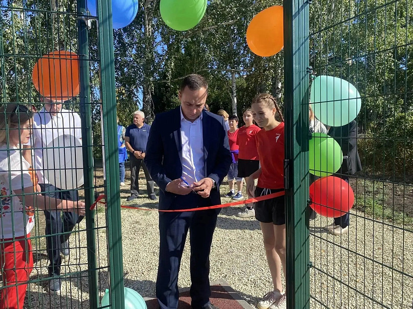 В Саратовской области фермеры помогают строить спортивные площадки 