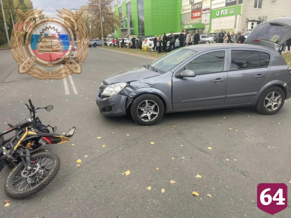 В Саратовской области мужчина на электромопеде покалечился в ДТП