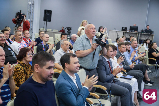 Волейбольный клуб «Протон-Саратов» представил болельщикам сразу три команды