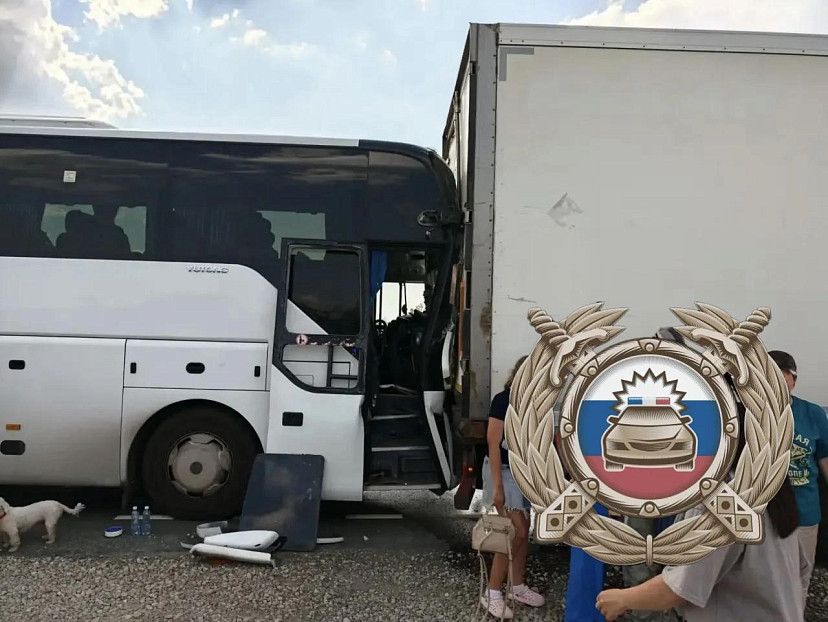 Две пассажирки пострадали в ДТП с автобусом «Пятигорск - Нижний Новгород» на саратовской трассе