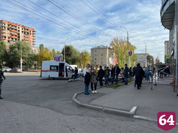 В центре Саратова из-за задымления эвакуировали людей из многоэтажки 