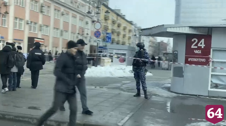 На проспекте Кирова обнаружили подозрительную коробку