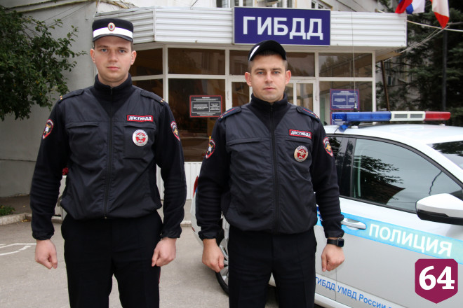 Саратовские полицейские помогли семье с младенцем добраться до больницы